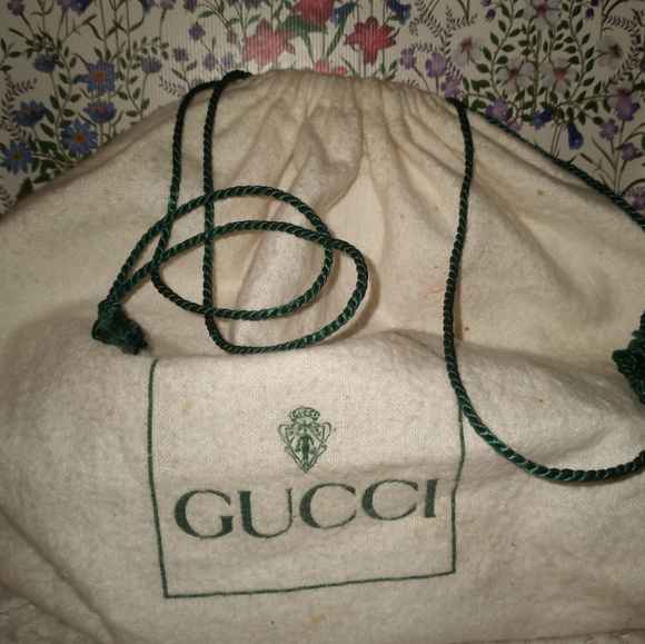 *Authentic Gucci Sunglasses w/Gold design on both sides - Picture 7 of 7